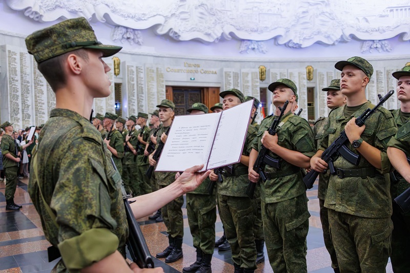 Кремлёвские новобранцы традиционно приняли присягу в Зале Славы Музея Победы