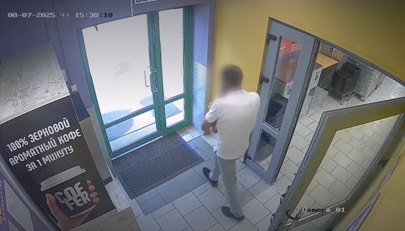 Голодный житель Брянска украл 7 кг мяса, чтобы приготовить себе обед — и попал на видео