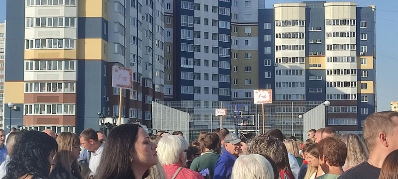 Брянские школы открыли 1 сентября актовые залы для 127 тысяч учеников