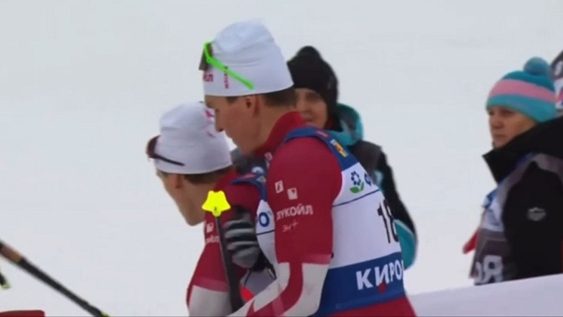 Александр Большунов дисквалифицирован с гонки на Кубке России за нападение на соперника