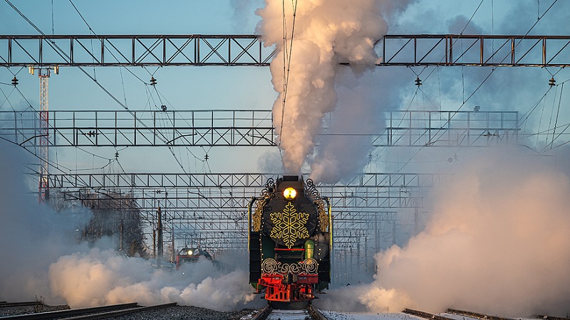 Поезд Деда Мороза отправился в путешествие, объезжая российско-украинское приграничье по большой дуге