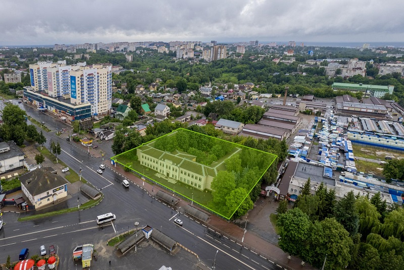 Бывшая школа в Брянске продаётся, как здание свободного назначения