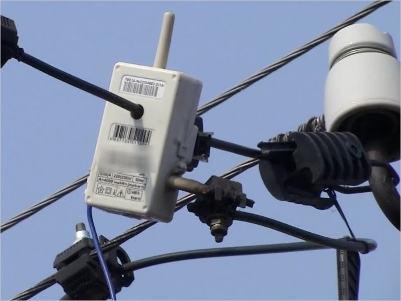 Брянские энергетики бесплатно установили потребителям 8 тысяч умных счётчиков