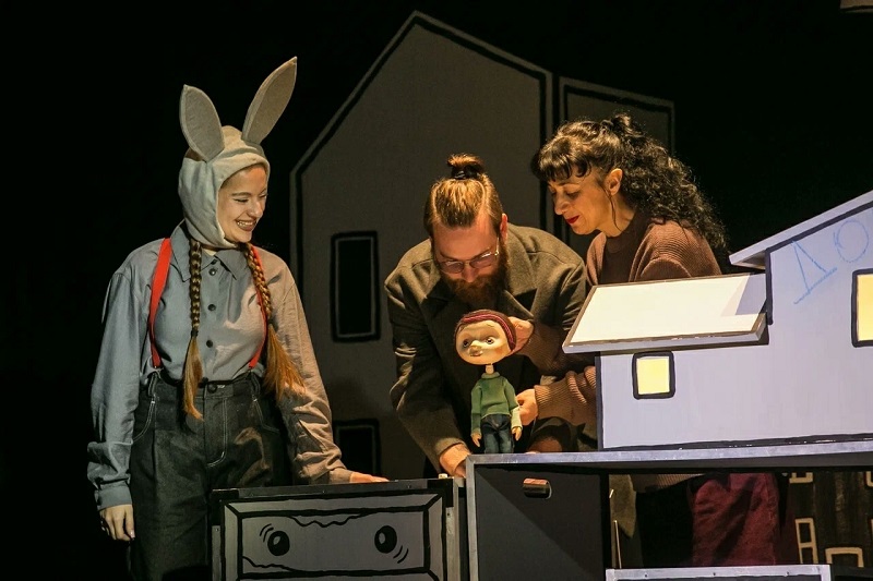 Брянский театр кукол вывез инклюзивное «Большое Ухо» в Москву и Сургут