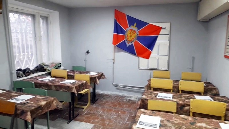 Брянские чекисты провели викторину для клинцовских школьников