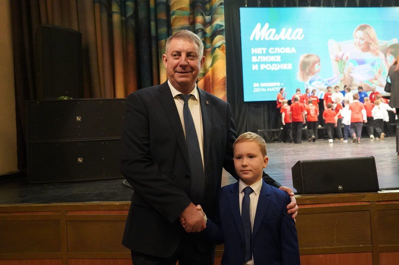 Брянский губернатор медиа-провалился в ноябре по версии «Медиалогии»