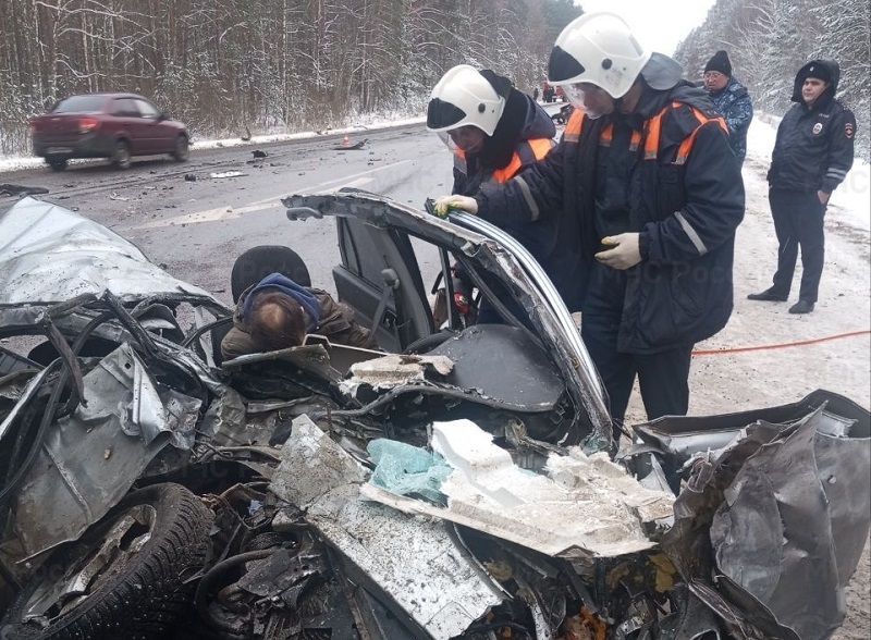 Смертельное ДТП на брянской дороге: родители погибли, дети в тяжёлом состоянии