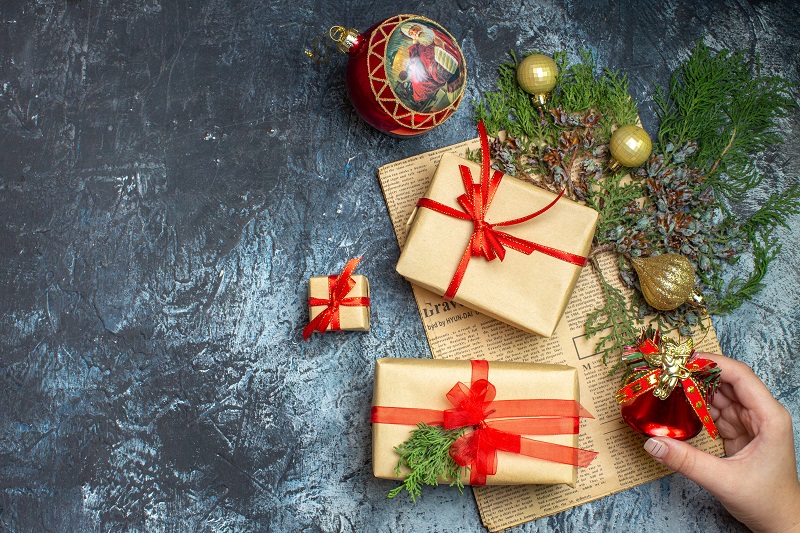 Дорог подарок или дорого внимание: сколько россияне тратили на новогодние подарки