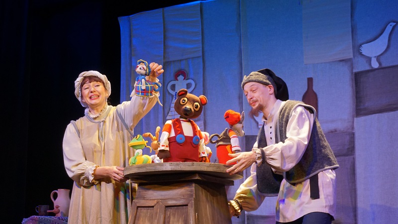 Год народов России открыли в Брянске по-детски. В театре кукол
