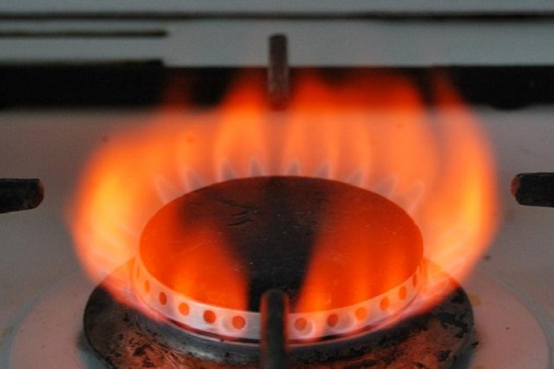 Жители Брянска жалуются на красный газ: голубое топливо горит красным цветом