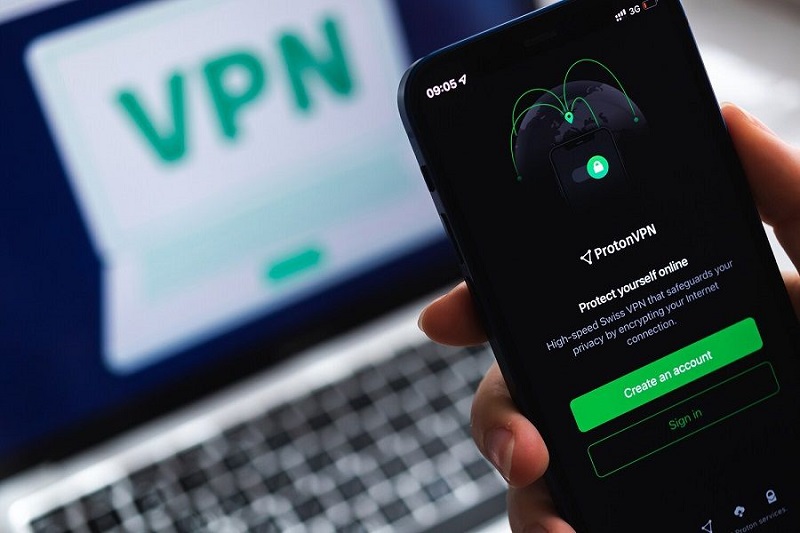 Мошенники превращают айфоны россиян в «кирпичи» через VPN