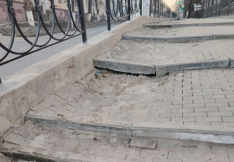 Проклятие Игната Фокина? Недоделанная, но сданная улица Горького в Брянске не пережила зиму