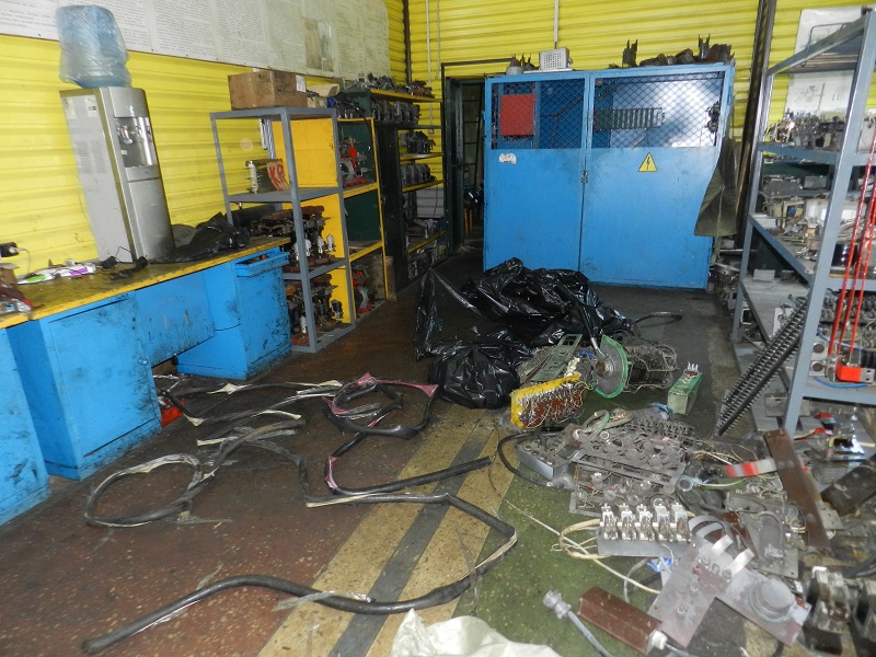 Двое железнодорожников в Брянске «утилизировали» медный кабель. В своих интересах