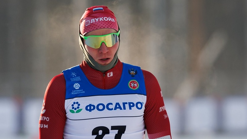 Победная серия Александра Большунова прервалась. В четвертьфинале нелюбимого в этом сезоне спринта