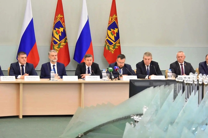 Первая «мирная» передача власти в Брянской области: Егор Ковальчук знакомится с театром военных действий