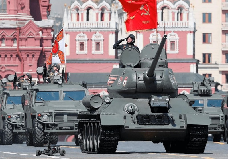 Дроны и парад: трансляция Украиной спонсорского контента
