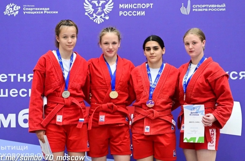 Юные брянские самбисты завоевали медали на Спартакиаде учащихся