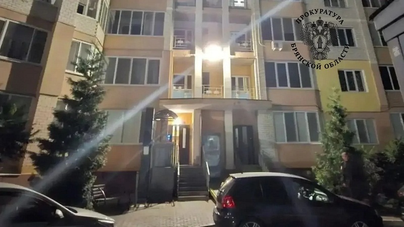 Трагедия в Брянске: девятиклассница выпала из окна 11-го этажа