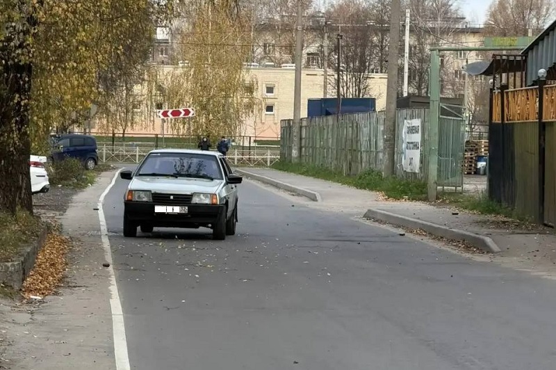 Дрон ВСУ сбросил взрывчатку на территории детских садов и школ в Брянске